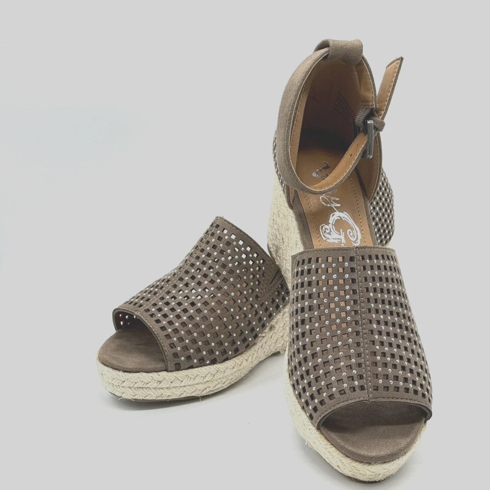 Very G Women Warrior‎ Suede Espadrille Jewel Wedge Taupe laser cut Sz 7.5 NIB